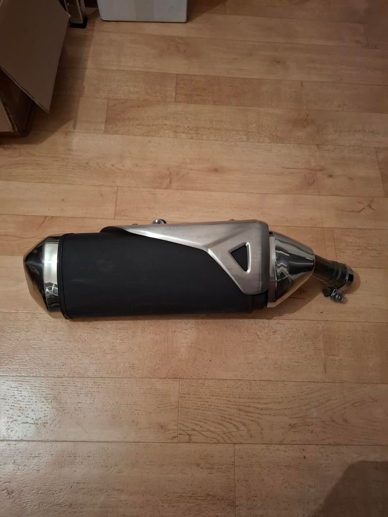 Suzuki GSR 750 uitlaat 2011 t.e.m. 2018, Ophalen