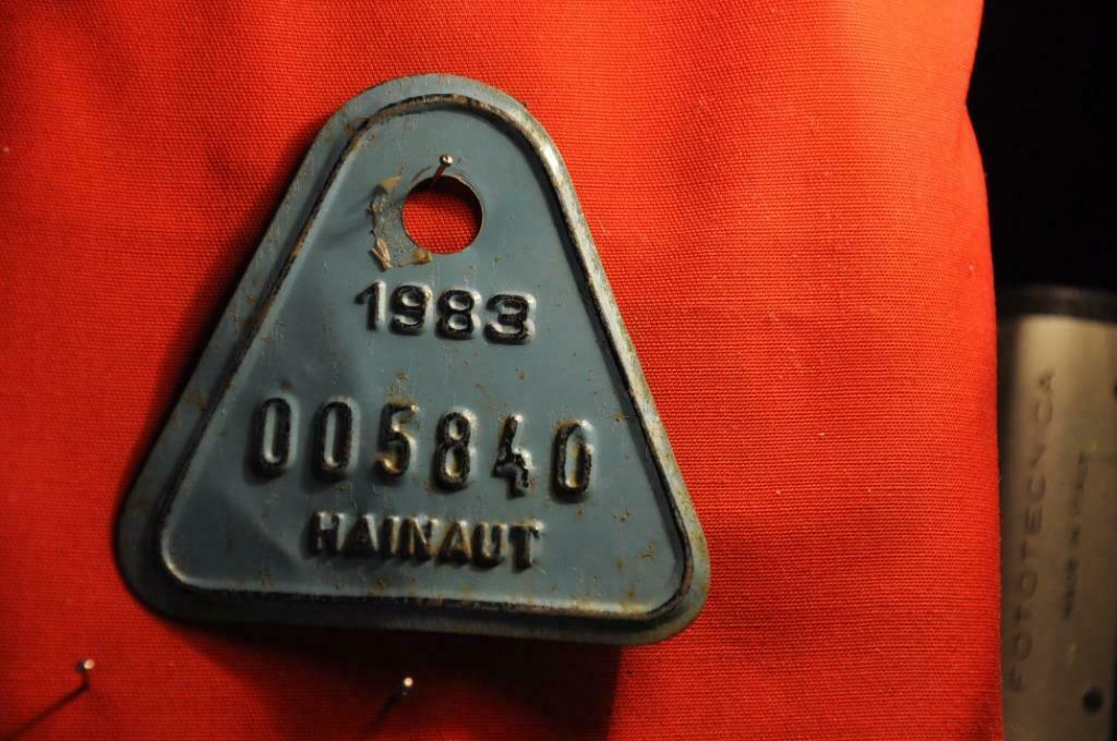 plaque de velo hainaut 1983 (1), Collections, Enlèvement ou Envoi, Utilisé