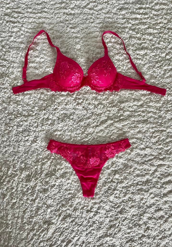 Lingerieset Triumph, Kleding | Dames, Triumph, Ophalen of Verzenden, Roze, Setje