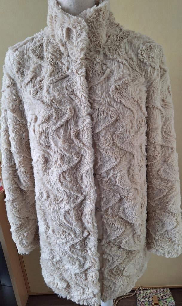 Magnifique veste beige en fausse fourrure taille M/ M, Enlèvement ou Envoi, Comme neuf, Taille 38/40 (M), Beige