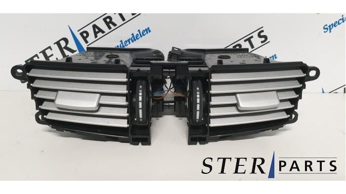 Grille aération tableau de bord d'un Mercedes E-Klasse, 3 mois de garantie, Utilisé, -, -