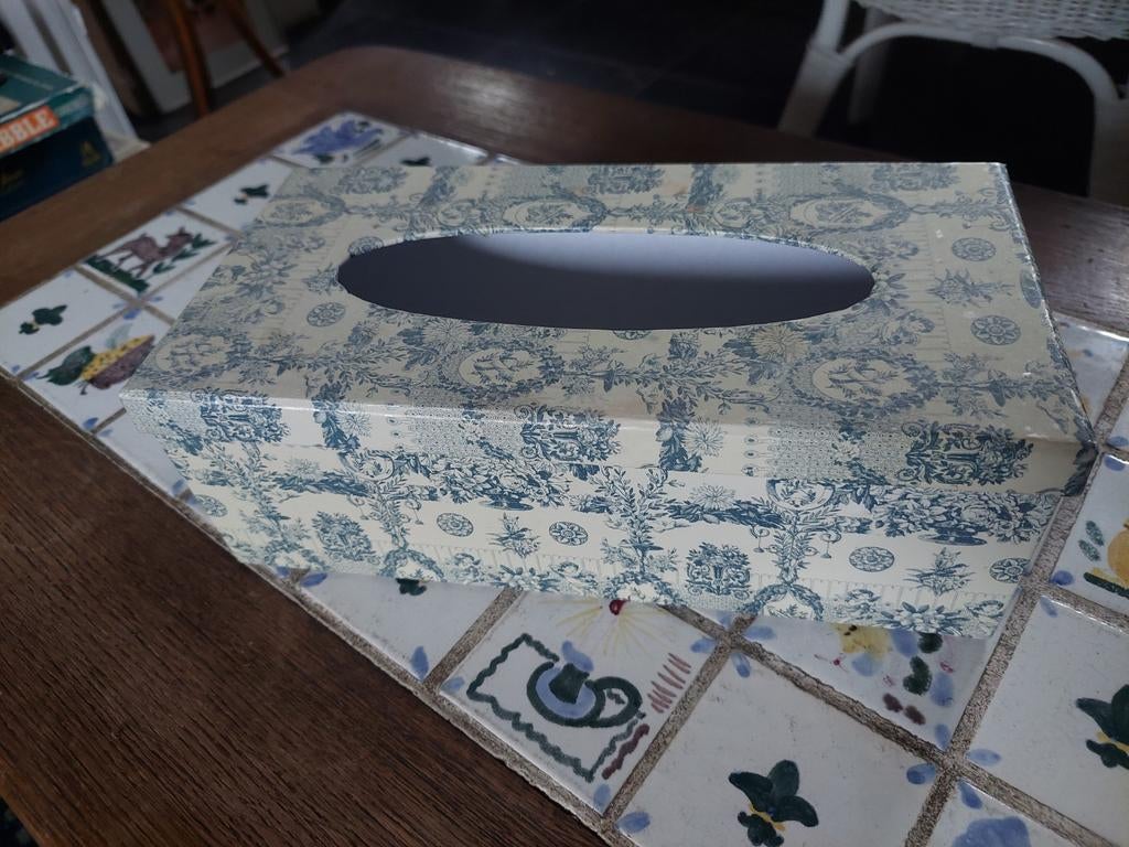 Cache boîte à mouchoirs en carton, Maison & Meubles, Accessoires pour la Maison | Autre, Enlèvement ou Envoi