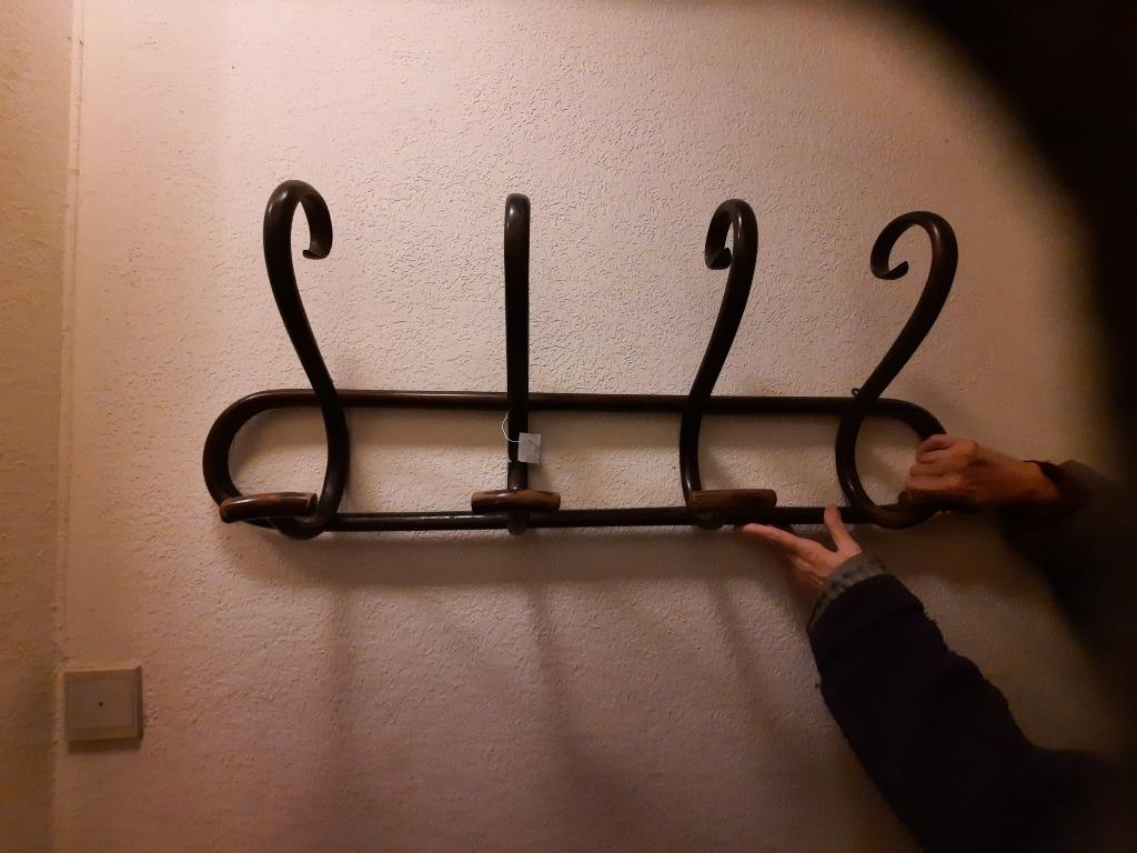 Porte-manteau mural de style Thonet, Enlèvement