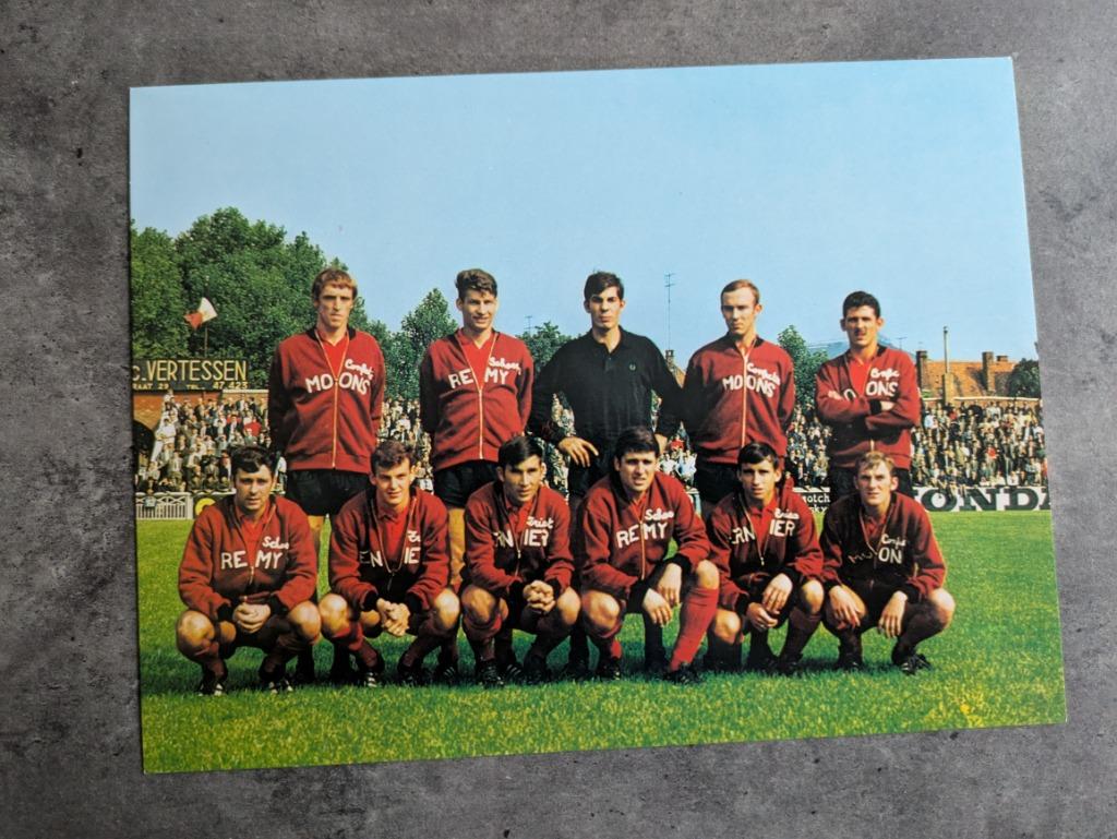 VOETBAL TEAM BERINGEN 1970 POSTKAART XXL 24X18CM BEGIN JARE, Verzenden