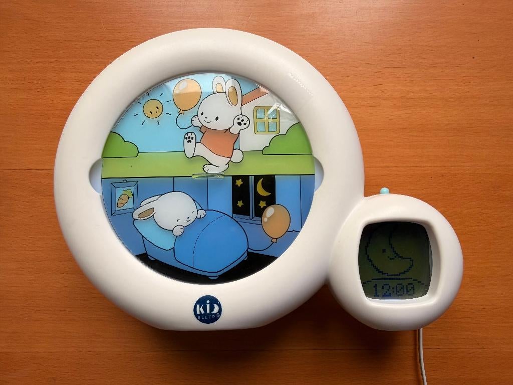Reveil Enfant pour apprentissage Pabobo Kid's sleep Moon, Enfants & Bébés, Enlèvement, Comme neuf, Pendule ou Horloge
