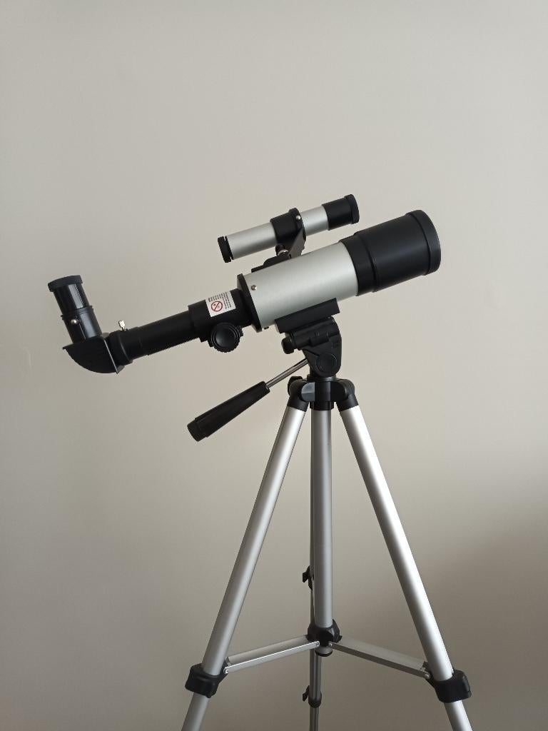 [TRES BON ETAT] Téléscope astronomique terrestre 225X, Comme neuf, Enlèvement, Moins de 80 mm, Avec trépied