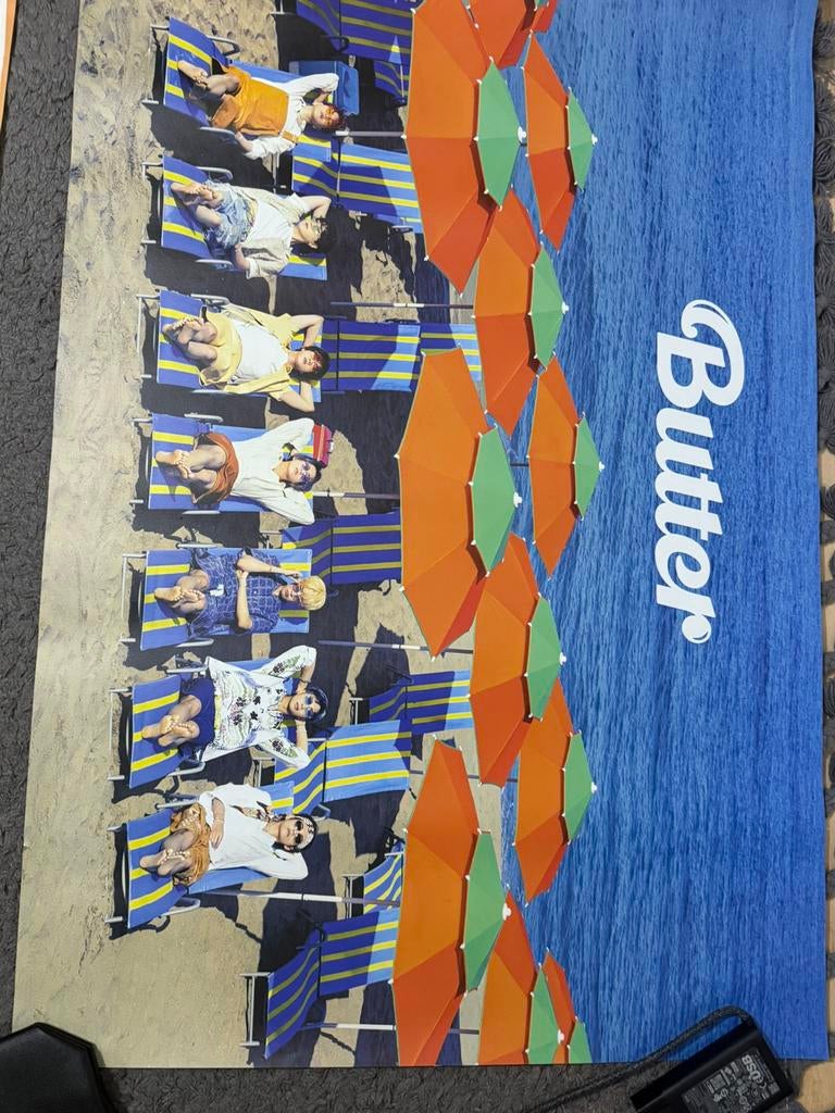 Poster butter bts, Verzamelen, Ophalen, Deurposter of groter, Nieuw, Overige vormen