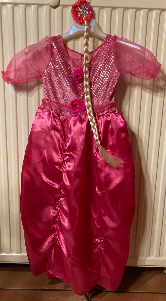 Belle robe de princesse avec longue tresse / broche 116, Utilisé, 110 à 116, Fille