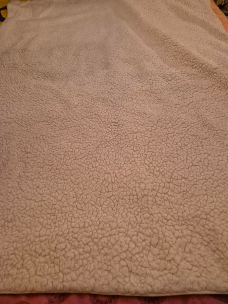 Wollen deken 180 cm op 150 cm voor op bed, Huis en Inrichting, Ophalen