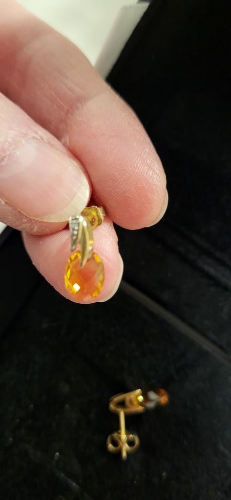 9k gouden oorbellen met citrien en  kleine briljanten, Geel, Ophalen of Verzenden, Zo goed als nieuw, Met edelsteen