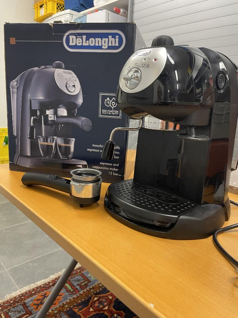 Machine à café manuelle DeLonghi EC201, Réservoir d'eau amovible, 2 à 4 tasses, Comme neuf, Enlèvement