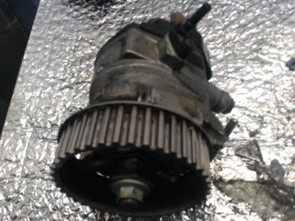 Pompe à injection Renault Mégane 3 1.5DCi 66kw  2012-2014, Enlèvement, Utilisé, Renault
