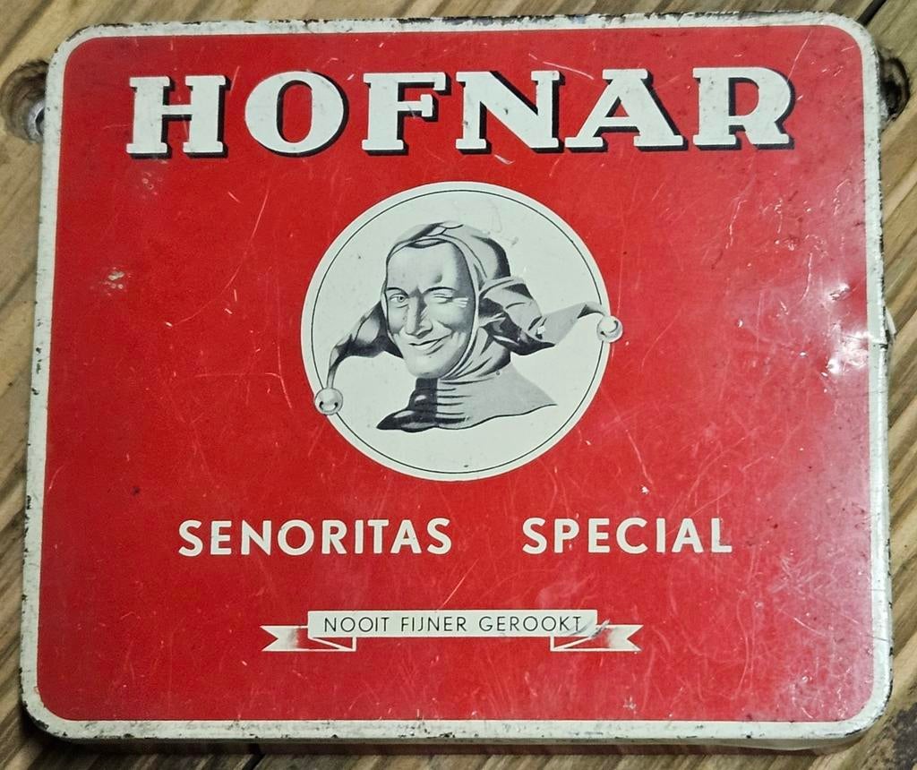 Hofnar vintage sigarenblikje
Dit is een vintage, Verzamelen, Ophalen of Verzenden