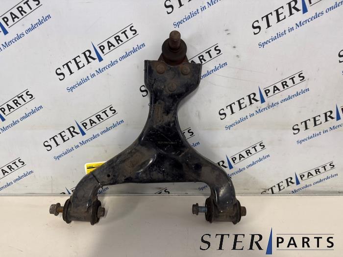 Bras de suspension avant droit d'un Mercedes Vito, 3 mois de garantie, Utilisé, -, -