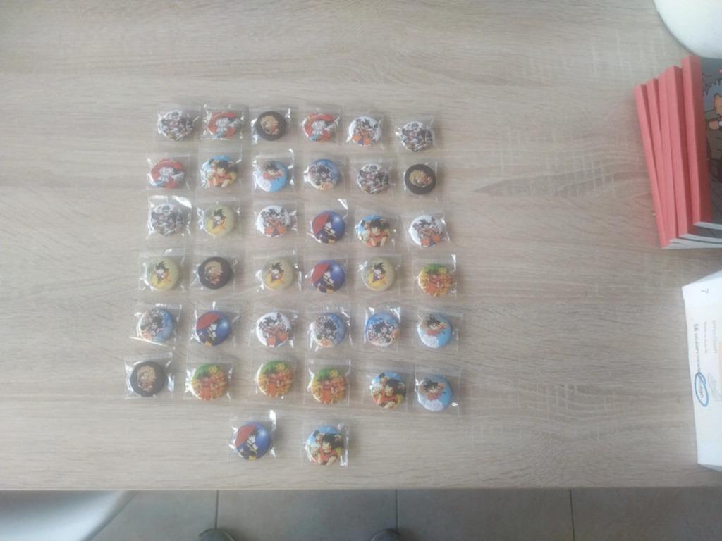 Lot de 38 badges dragon ball z, Collections, Statues & Figurines, Neuf, Autres types