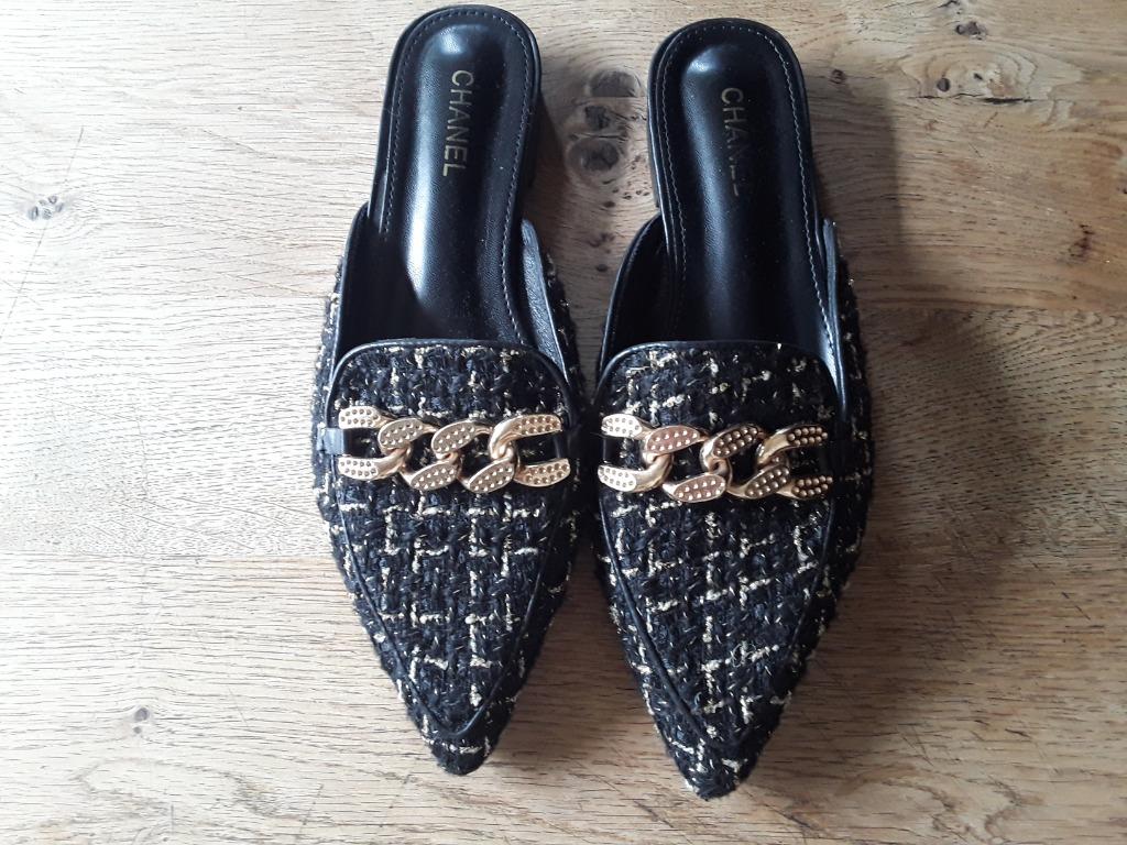 Damesmuiltjes maat 39 Chanel, Kleding | Dames, Schoenen, Ophalen of Verzenden, Slippers