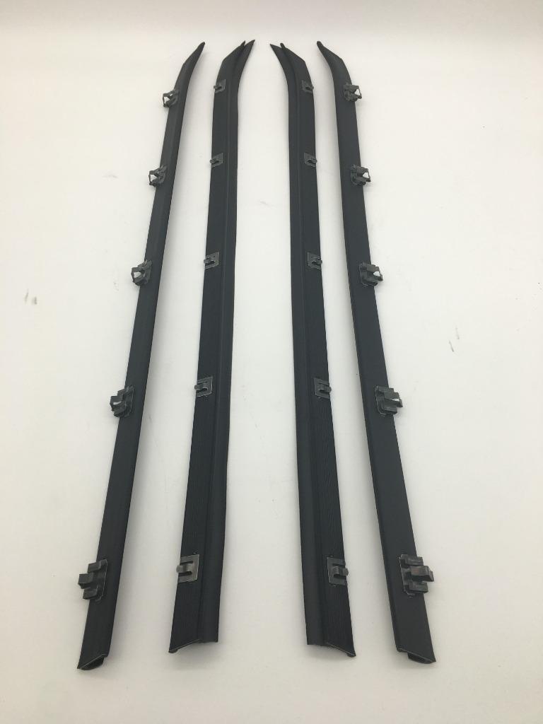 A vendre Jeu de caoutchouc de guidage de fenêtre Chevrolet C, Autos : Pièces & Accessoires, Petit matériel, Pièces américaines