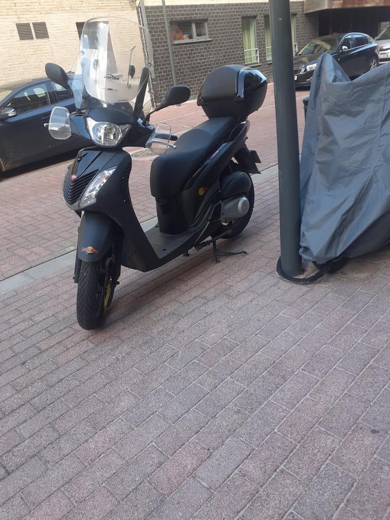 Pièces SH 125  2010, Vélos & Vélomoteurs, Enlèvement ou Envoi