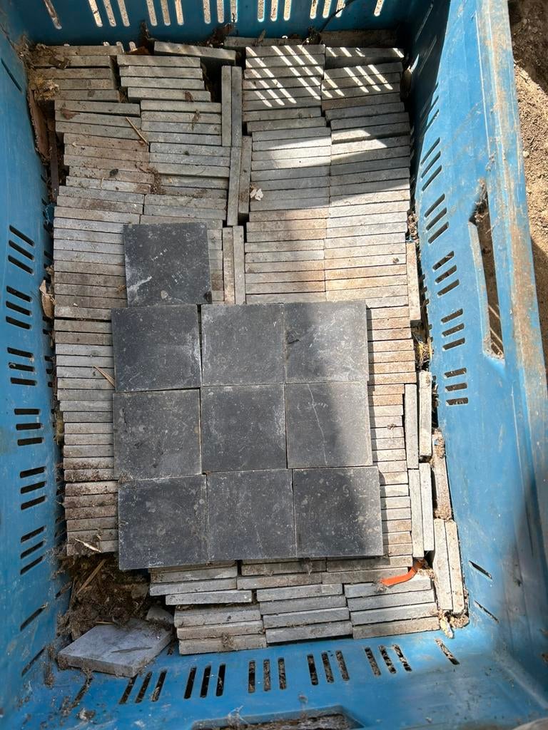 220 tegeltjes arduin( blauwsteen) 7,5 cm x 7,5 cm, Doe-het-zelf en Bouw, Tegels, Ophalen