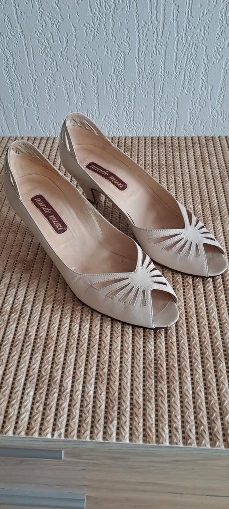 Beige (leder) zomer schoentjes"Nando Muzi"  maat 39, Enlèvement ou Envoi, Comme neuf, Beige