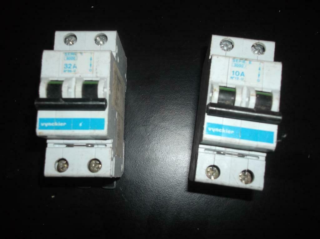 2 fusibles automatiques, Enlèvement ou Envoi, Utilisé, Autres types