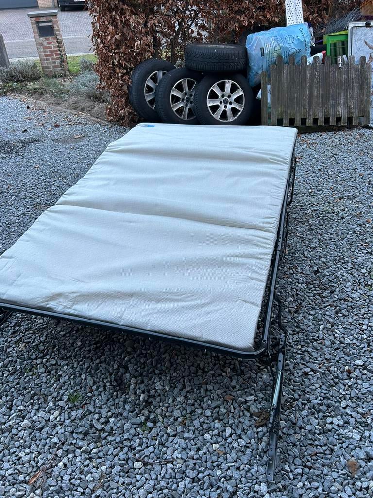 Camper bed inklapbaar, Ophalen, Zo goed als nieuw