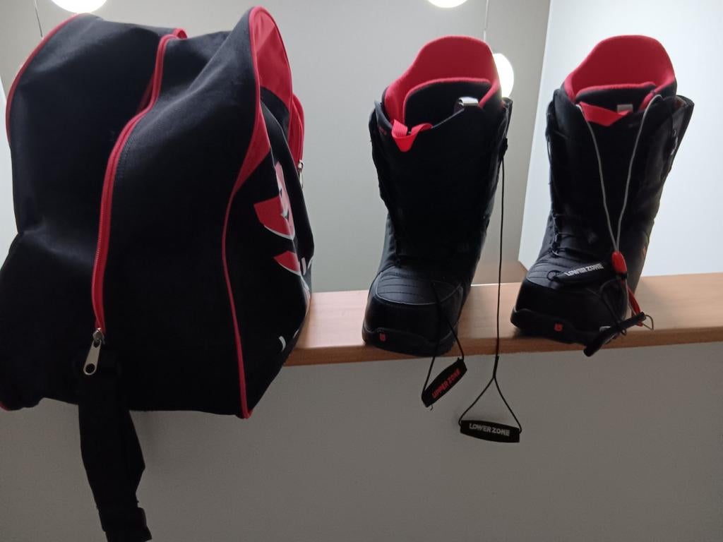 Bottes de snowboard Burton Moto noir/rouge, taille 42 + sac, Enlèvement