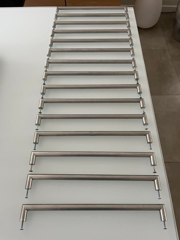 15 aluminium handgrepen voor kasten/schuiven, Huis en Inrichting, Keuken | Keukenelementen, Ophalen of Verzenden, Zo goed als nieuw