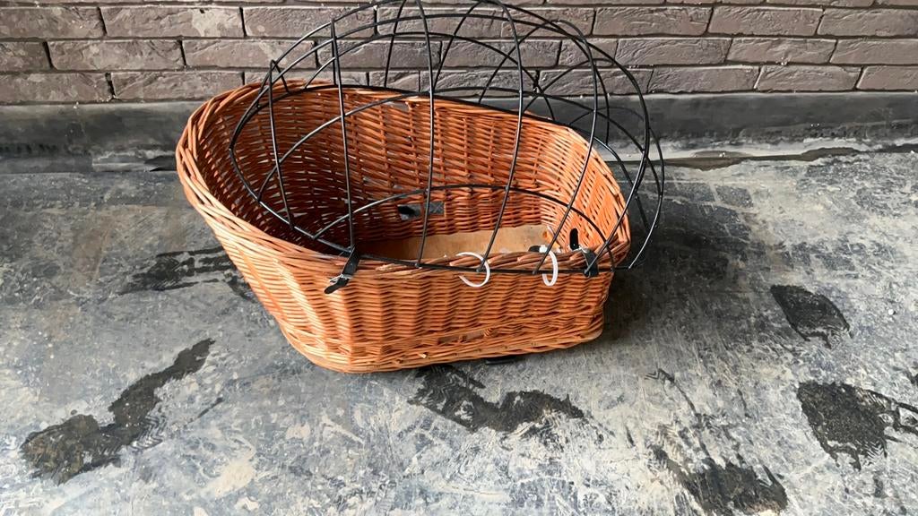 Rieten honden mand voor op de fiets, Ophalen, Gebruikt, Riet