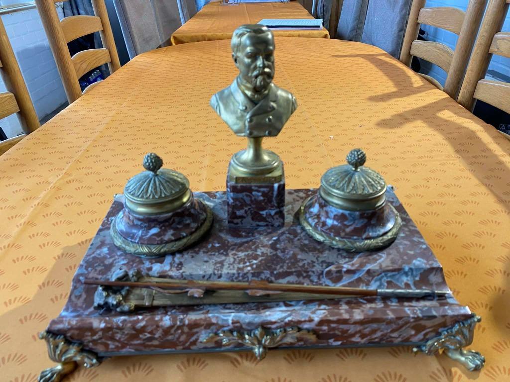 écritoire-repose-plume et double encrier Louis Pasteur, Enlèvement, Bronze