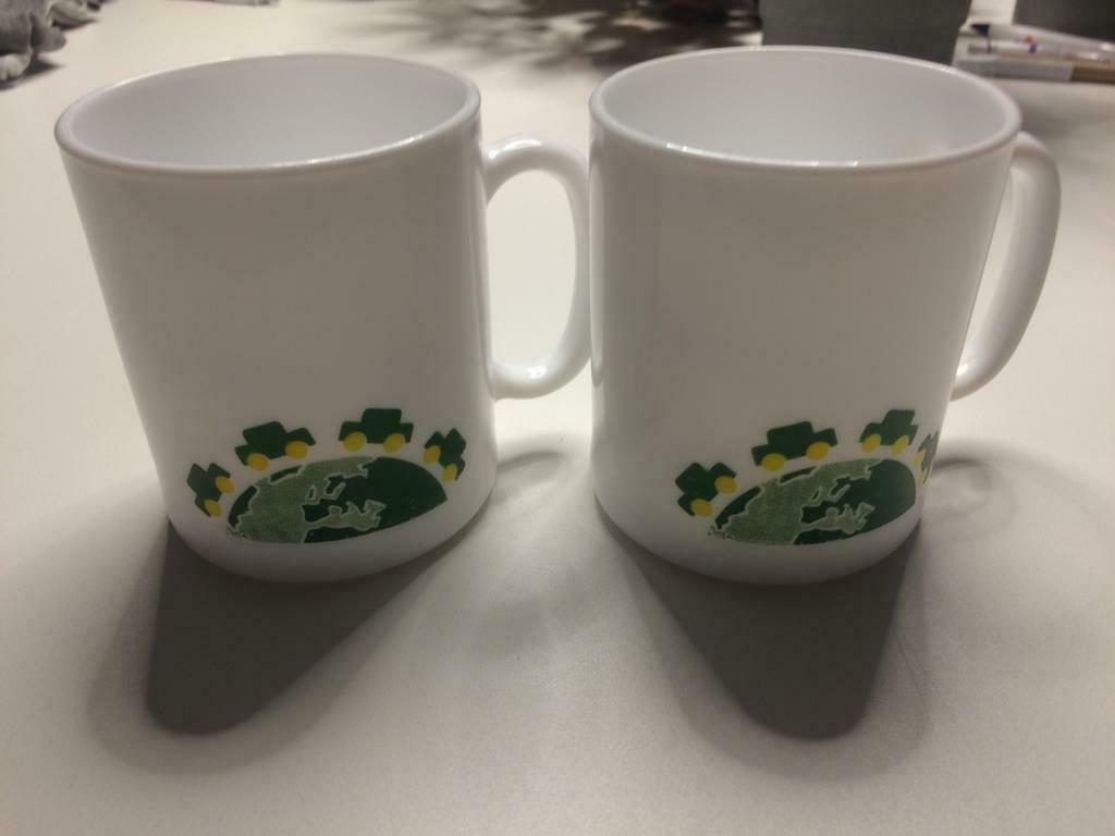 2 sacs blancs avec vert / jaune, Maison & Meubles, Poterie, Enlèvement, Utilisé, Autres styles