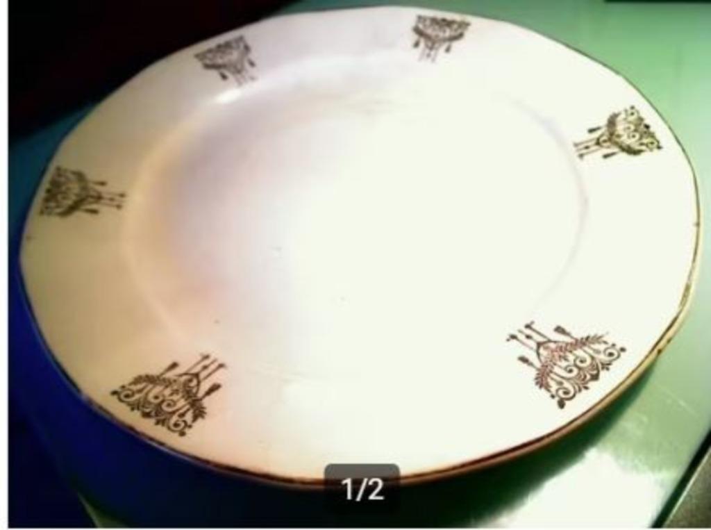 Assiette plate, ancienne manufacture de Saint-Ghislain, Enlèvement ou Envoi