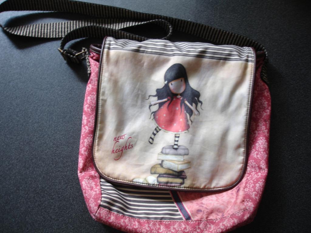 Santoro handtas gorjuss, Enlèvement ou Envoi