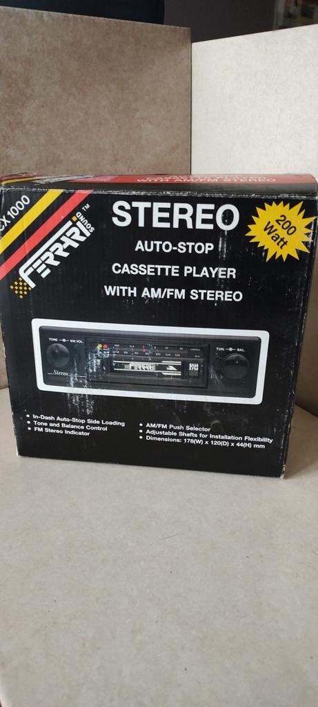 Nouvel autoradio vintage et lecteur de cassette Ferrari cx10, Enlèvement, Ferrari