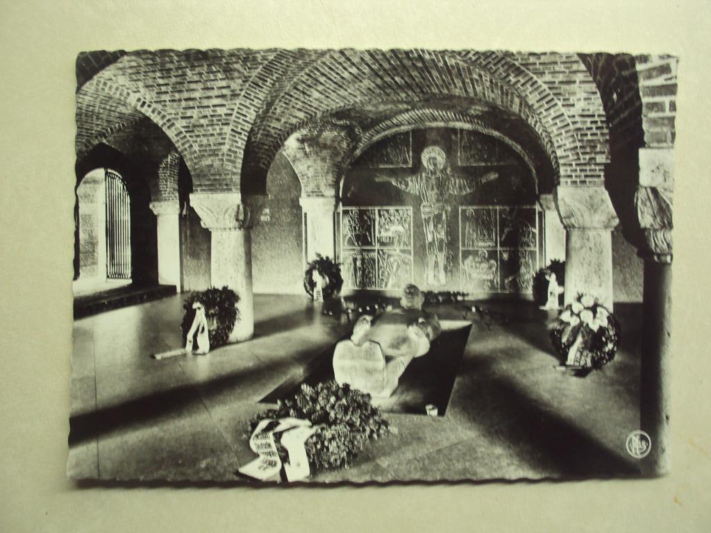 51008 - LOMMEL - DUITS MILITAIR KERKHOF - GEDENKZUIL, Ophalen of Verzenden