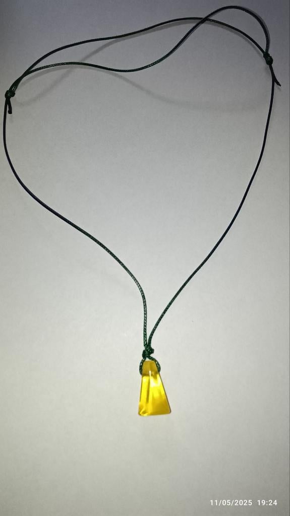 Pendentif en ambre naturelle de l'Ukraine, Bijoux, Sacs & Beauté, Pendentifs, Neuf, Pierre ou Minéral, Jaune, Avec pierre précieuse