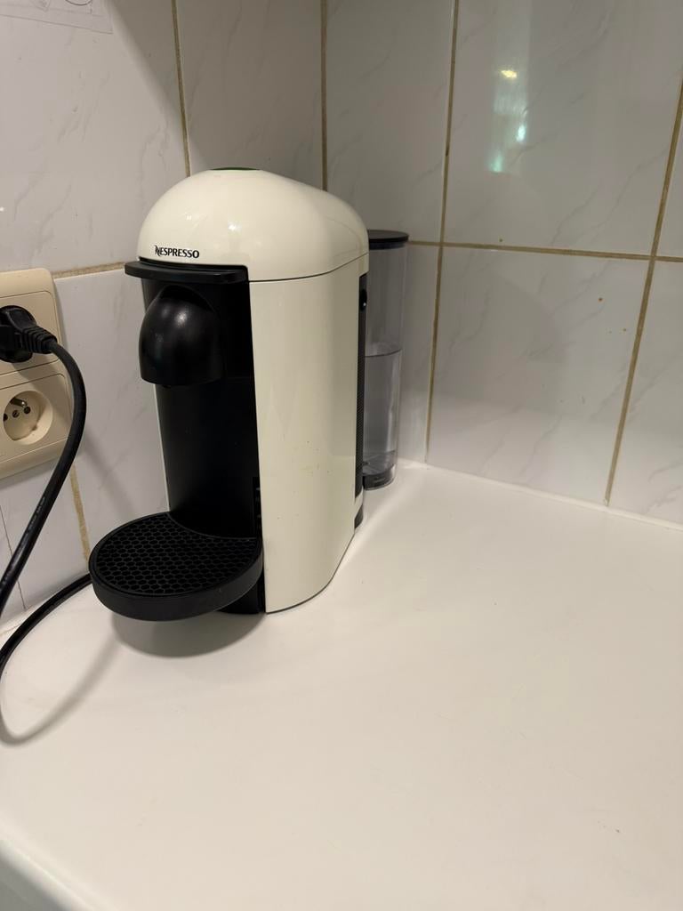 Nespresso vertuo plus koffie apparaat, Ophalen, Zo goed als nieuw