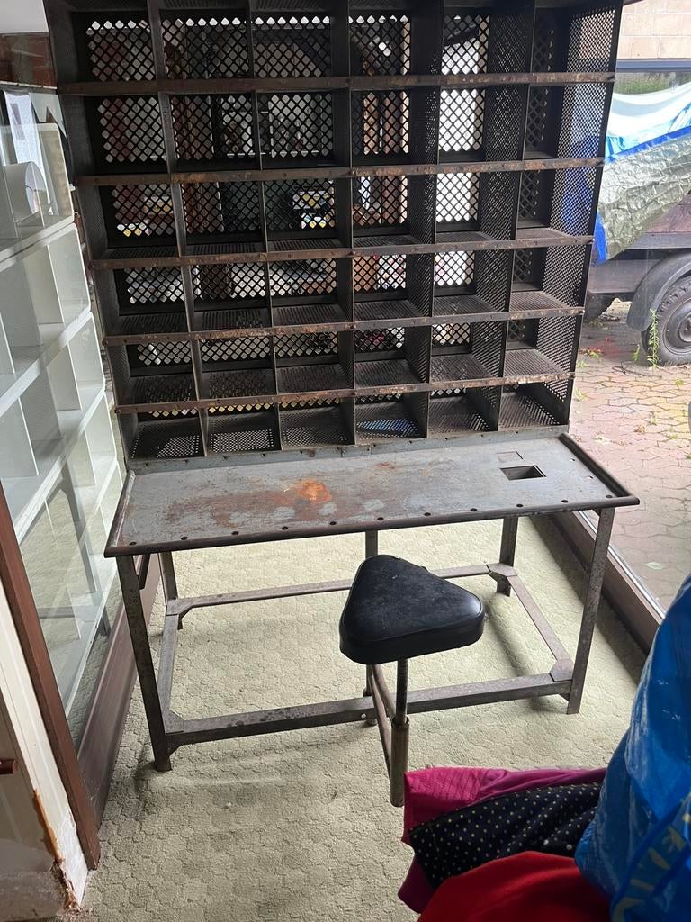 Franse post sorreertafel met stoel metaal, Antiek en Kunst, Ophalen