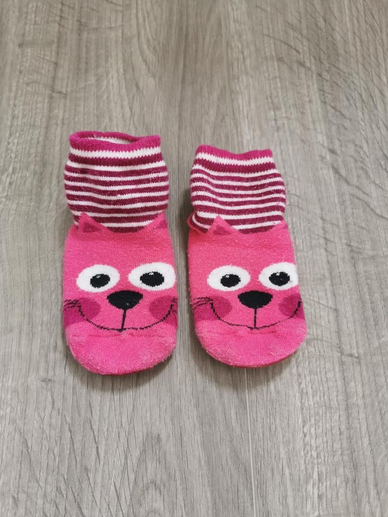 Antislip sokken Insua - maat 19, Slofjes, Meisje, Ophalen of Verzenden, Zo goed als nieuw