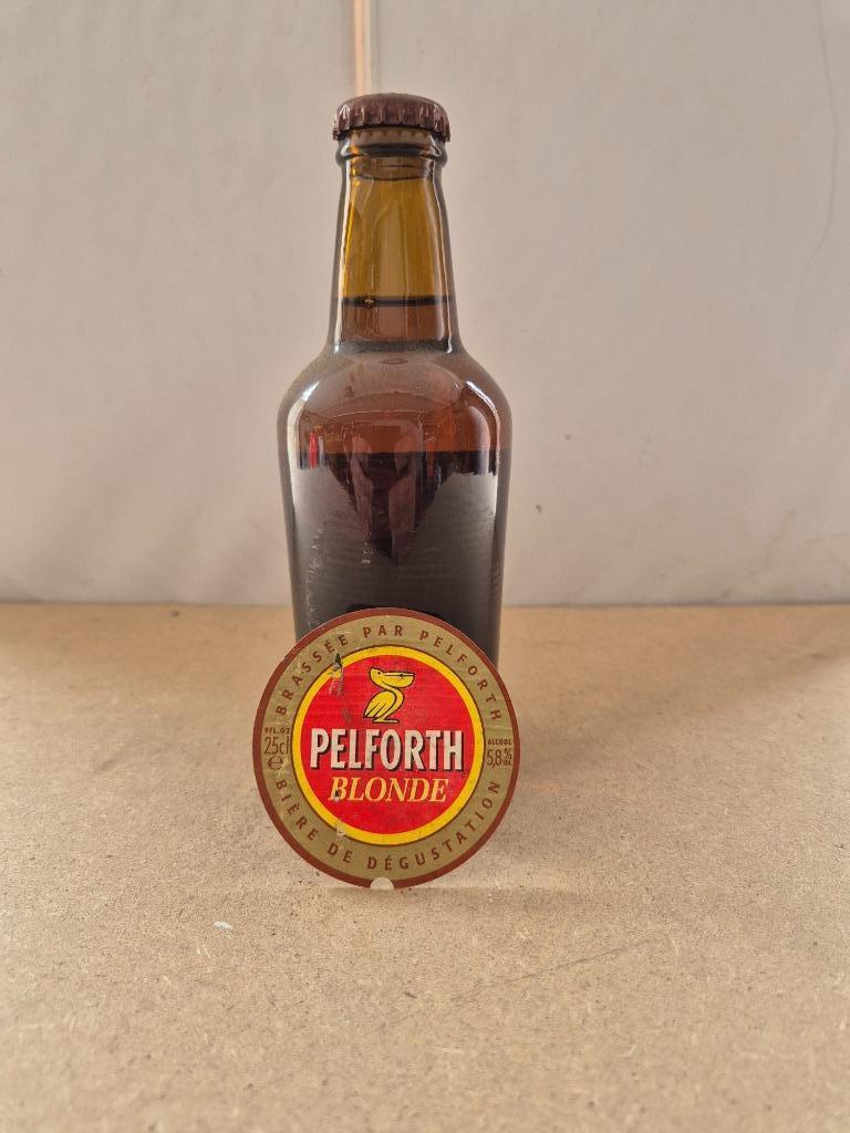 Bouteille de bière Pelforth blonde, Verzamelen, Ophalen of Verzenden, Gebruikt, Flesje(s), Overige merken