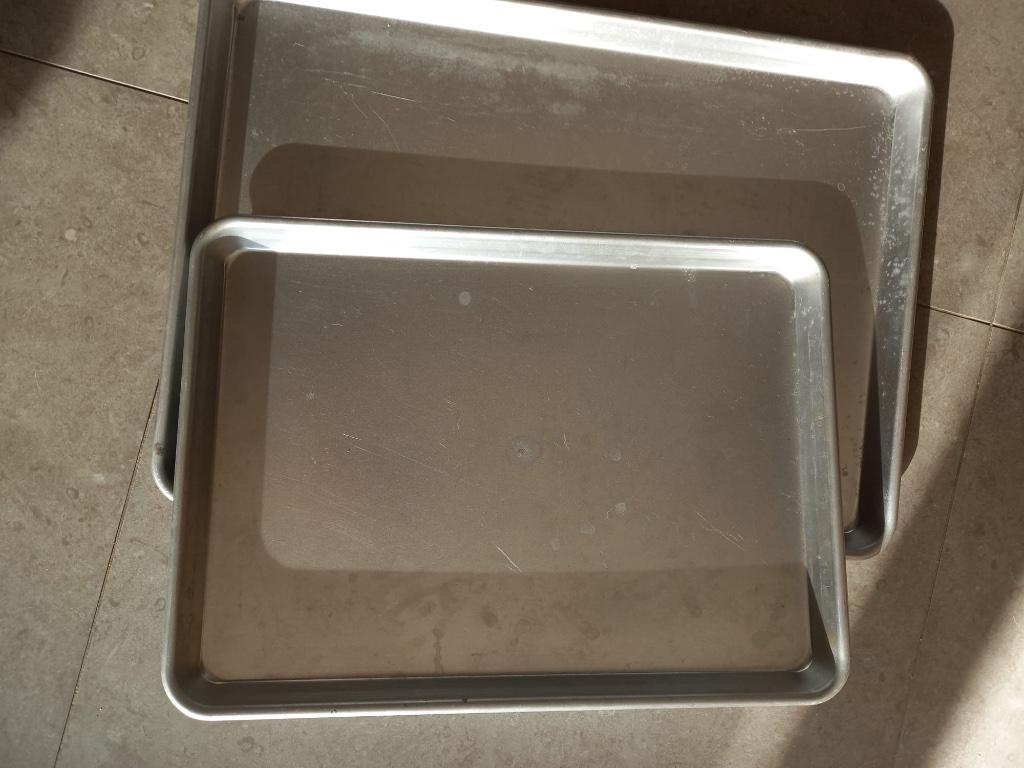 2 grote bakplaten, Ophalen of Verzenden, Zo goed als nieuw