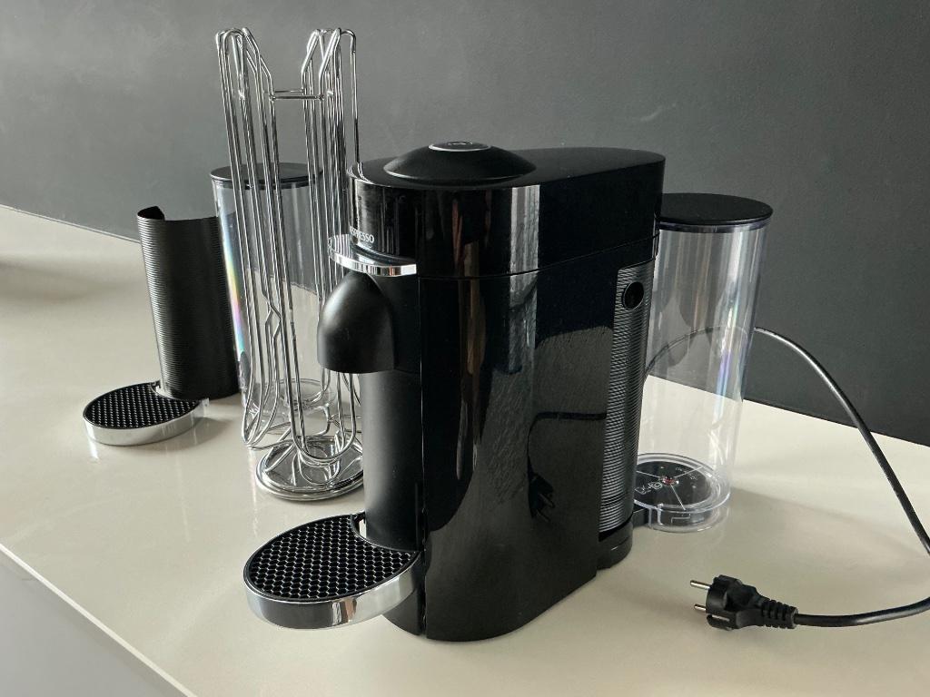 Nespresso magimix Vertuo Plus Deluxe flat top black, Ophalen, Koffiemachine, Zo goed als nieuw, 1 kopje