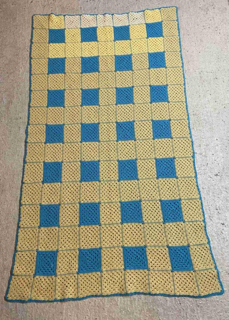 Granny woondeken gehaakte vakken geel blauw 185/108, Huis en Inrichting, Woonaccessoires | Plaids en Woondekens, Ophalen of Verzenden