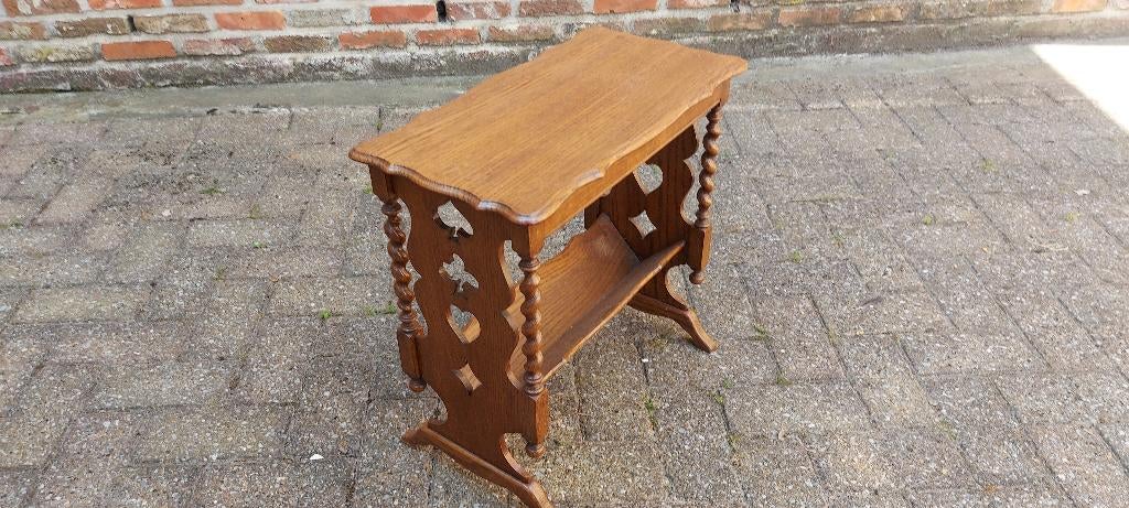 Mooi bijzet tafeltje in massief eik 50 cm hoog x 50 cm breed, Huis en Inrichting, Tafels | Bijzettafels, Minder dan 55 cm, Zo goed als nieuw