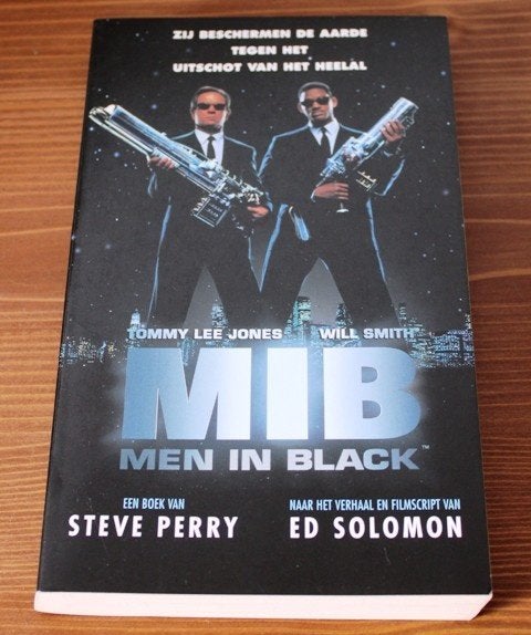 MIB - Men In Black, Livres, Science-fiction, Enlèvement ou Envoi, Utilisé, Steve Perry