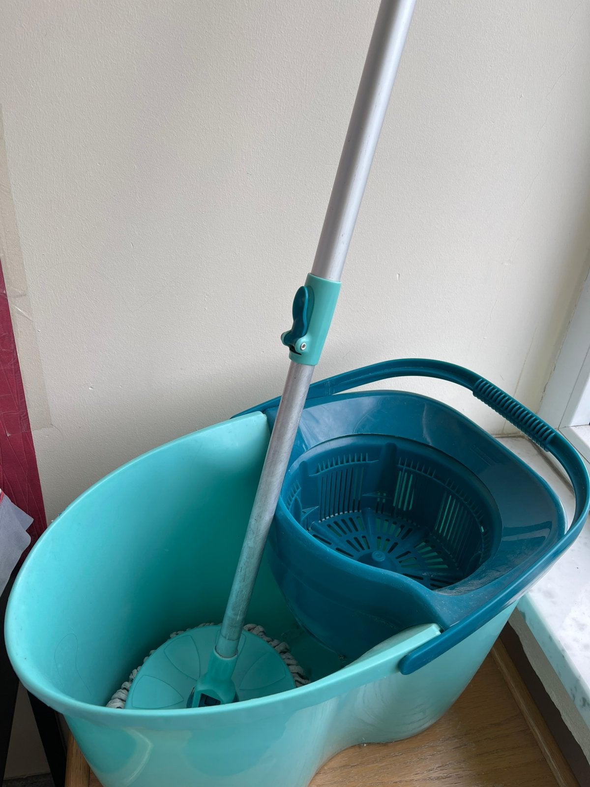 Leifheit mop in goed staat met 3 nieuw extra mops, Huis en Inrichting, Schoonmaakartikelen, Ophalen