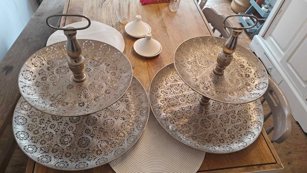 Plateaux Oriental + table d'appoint oriental, Maison & Meubles, Comme neuf