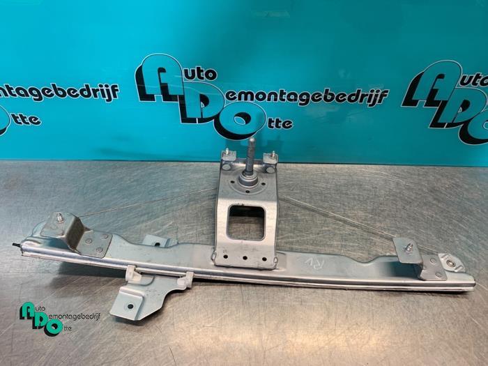 Mécanique vitre 4portes avant droite d'un Dacia Sandero, Dacia, -, 3 mois de garantie, Utilisé