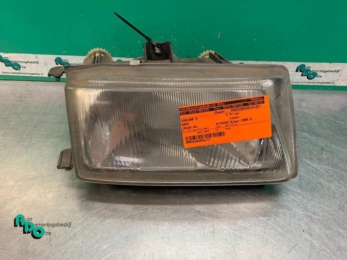 Phare droit d'un Seat Ibiza (Ibiza 93-), -, 3 mois de garantie, Utilisé, -