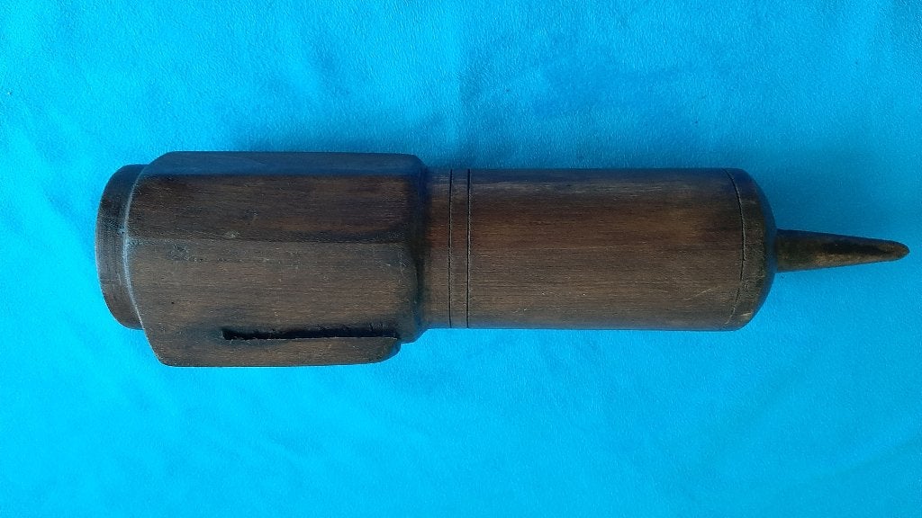 Ancien coffin de faucheur en bois tourné – Outil de métier, Enlèvement